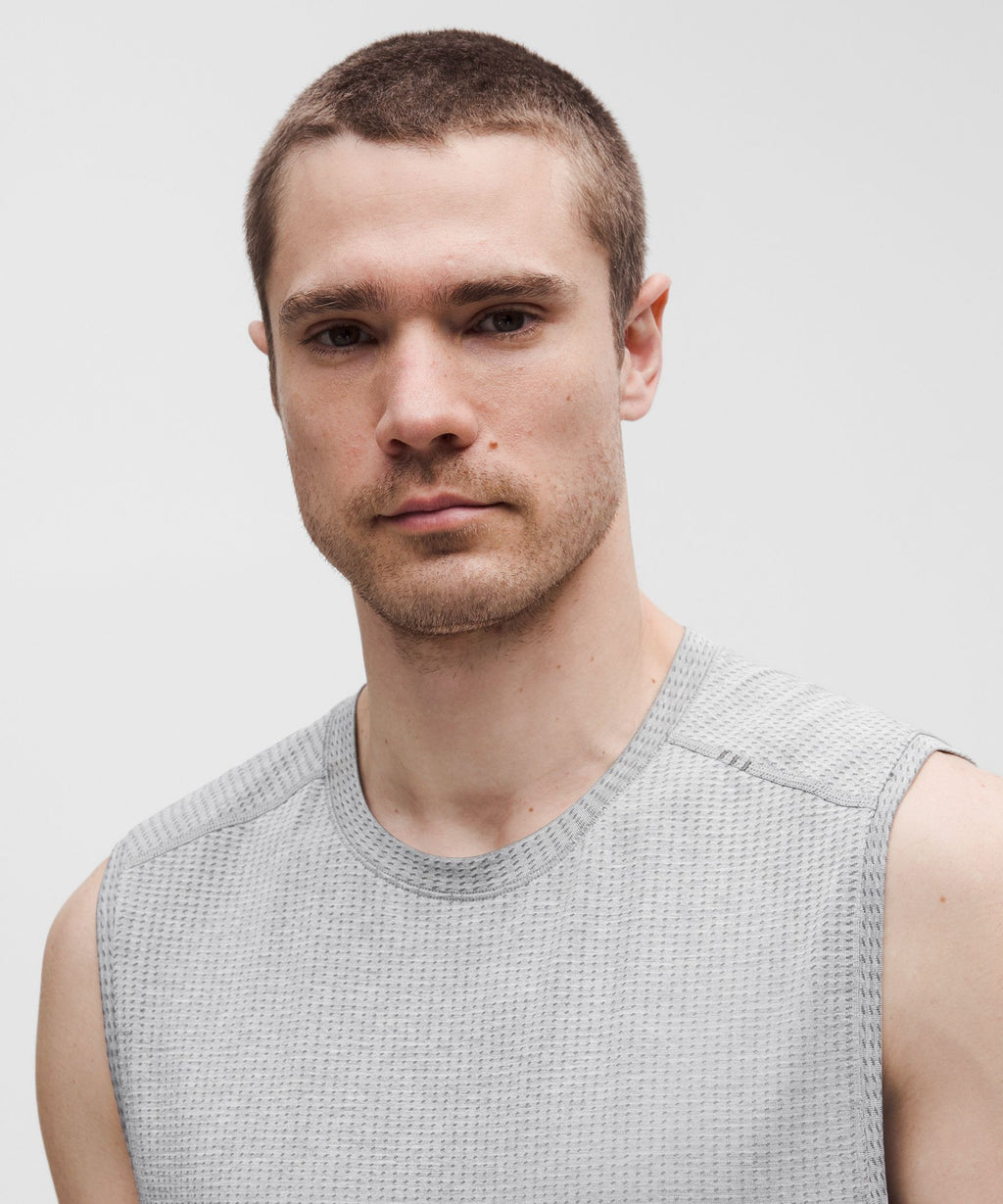 Metal Vent Tech Sleeveless ShirtUpdated Fit