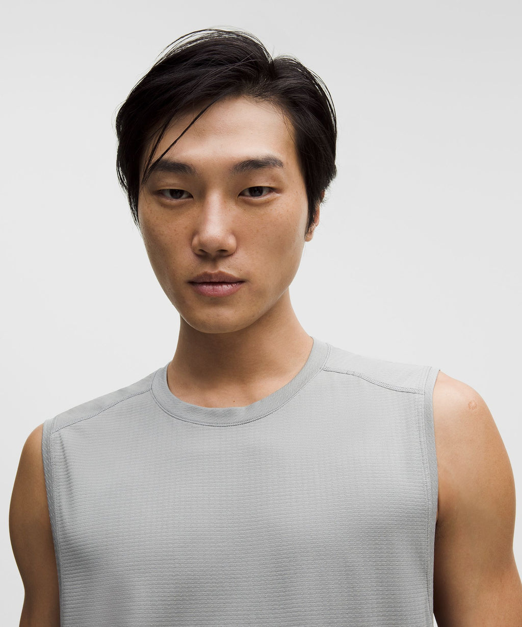 Metal Vent Tech Sleeveless ShirtUpdated Fit