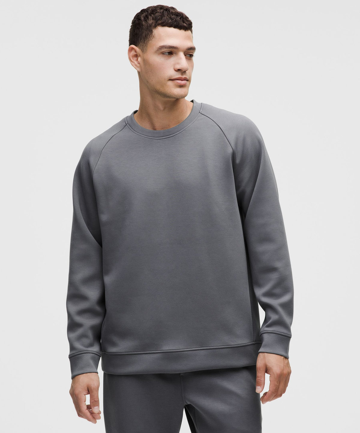 Smooth Spacer Classic-Fit Crew