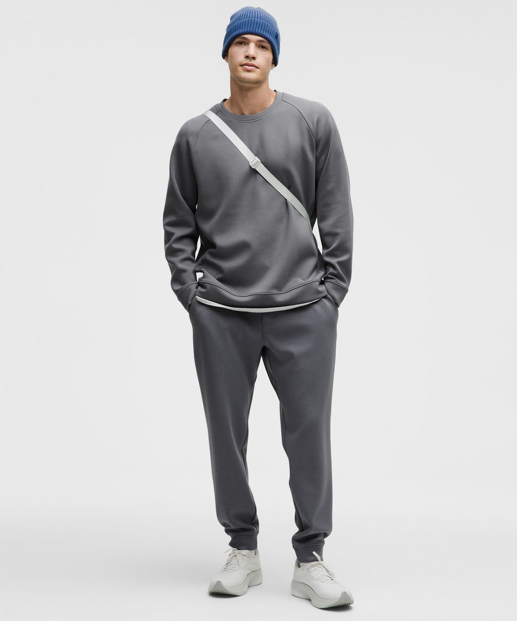 Smooth Spacer Classic-Fit Crew
