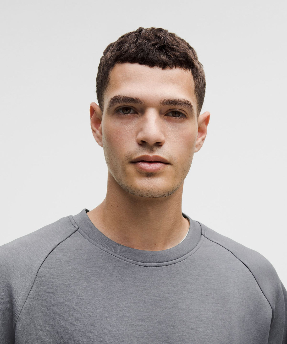 Smooth Spacer Classic-Fit Crew