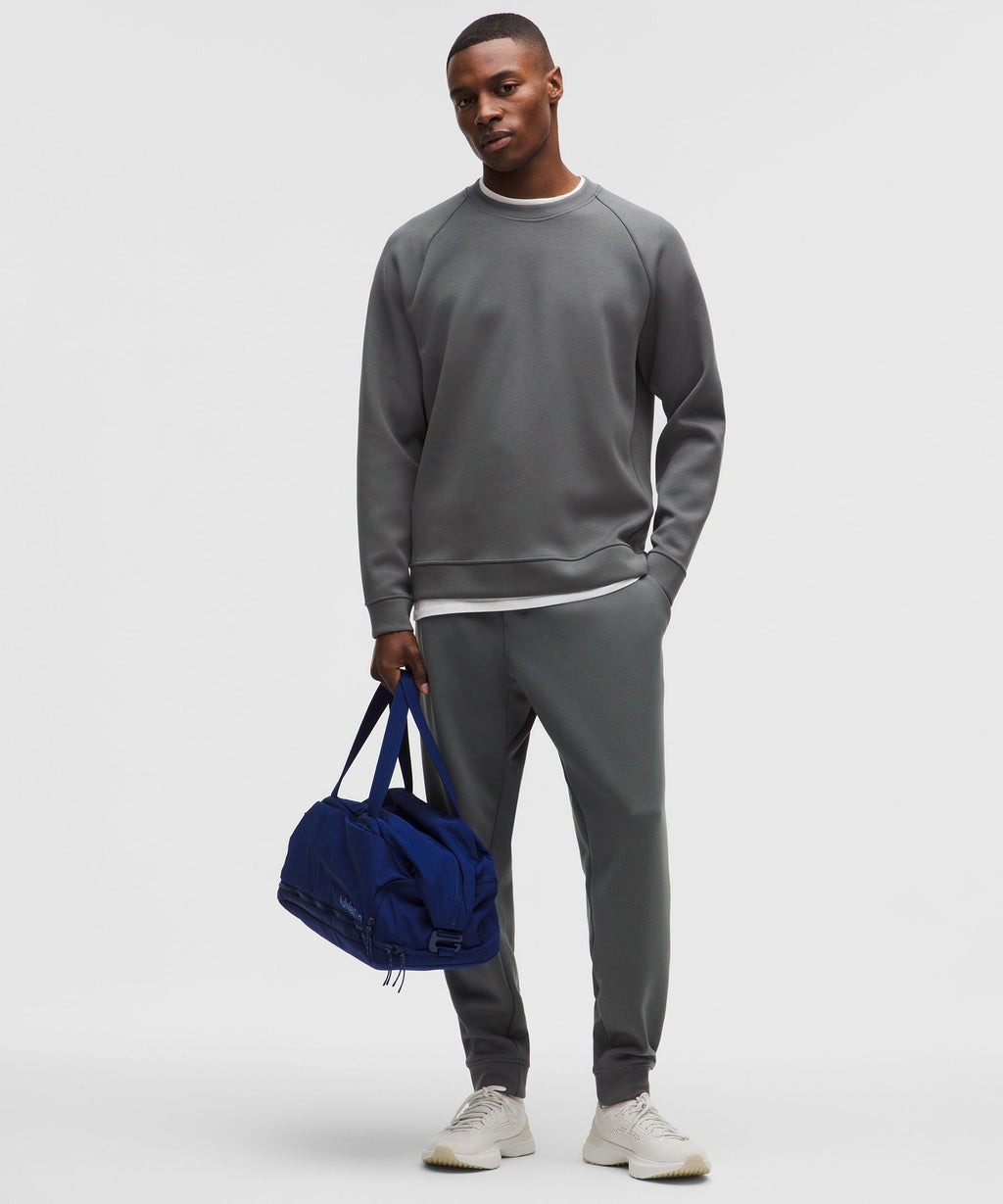 Smooth Spacer Classic-Fit Crew