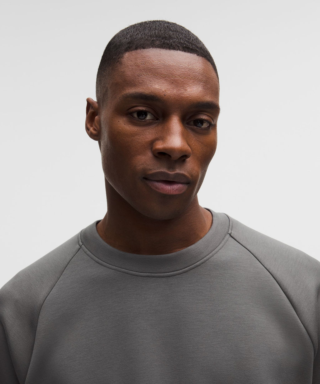 Smooth Spacer Classic-Fit Crew