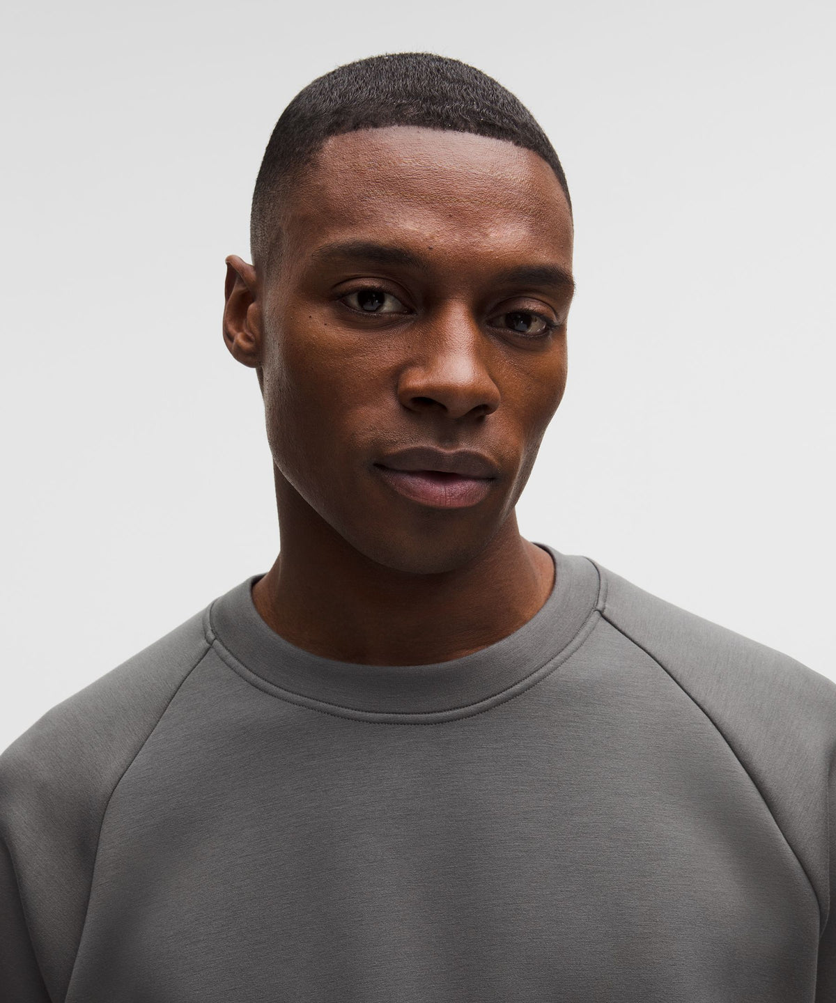 Smooth Spacer Classic-Fit Crew