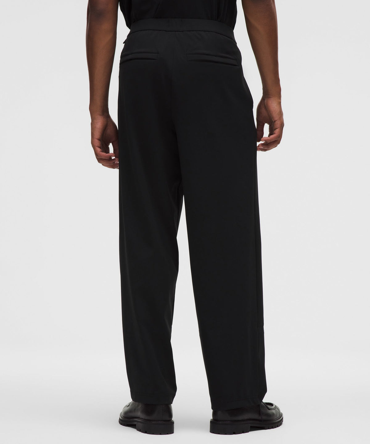 Men's Daydrift Relaxed-Fit Pleated Trouser ShorterNo Belt Loops