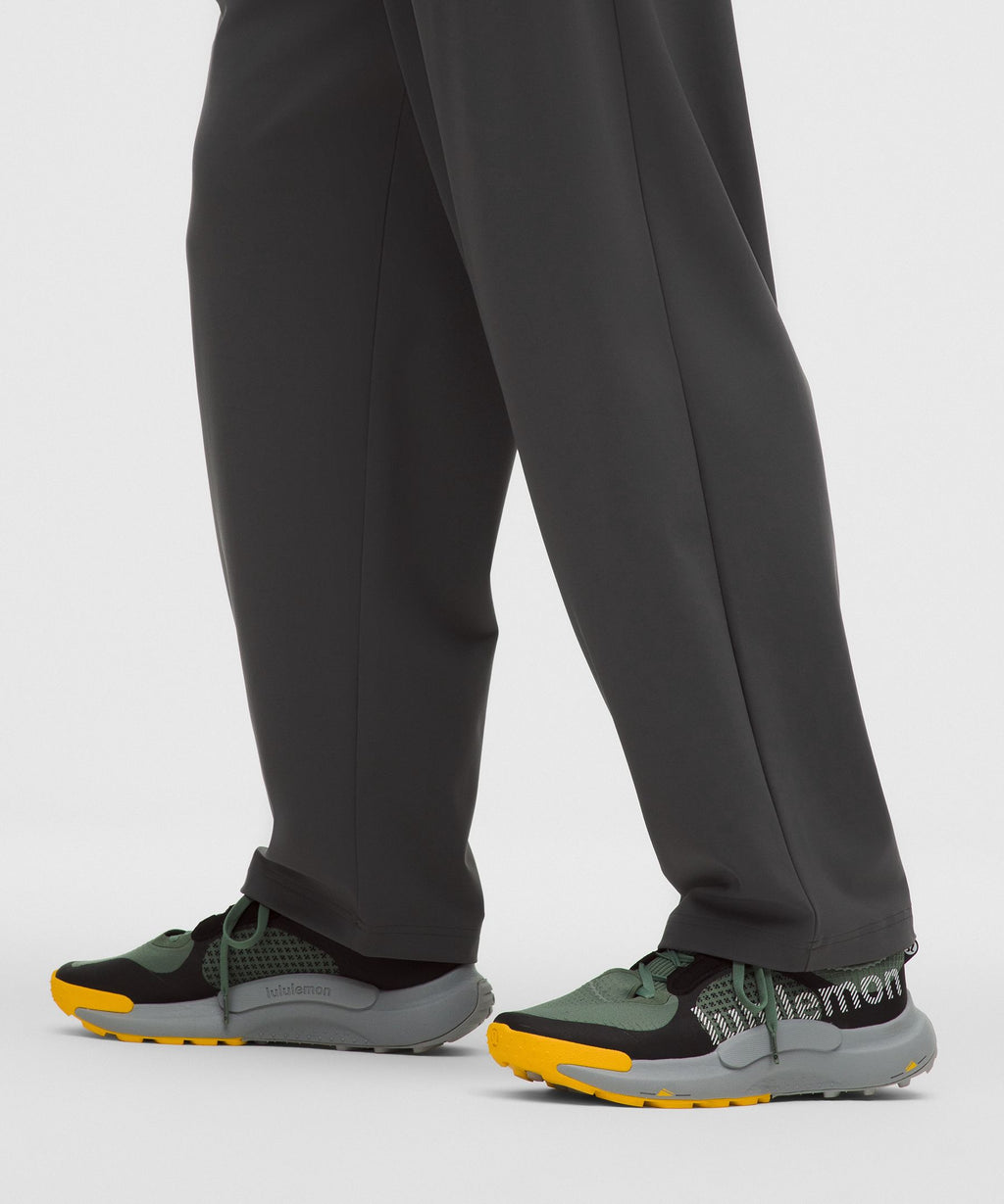 Men's Daydrift Relaxed-Fit Pleated Trouser ShorterNo Belt Loops
