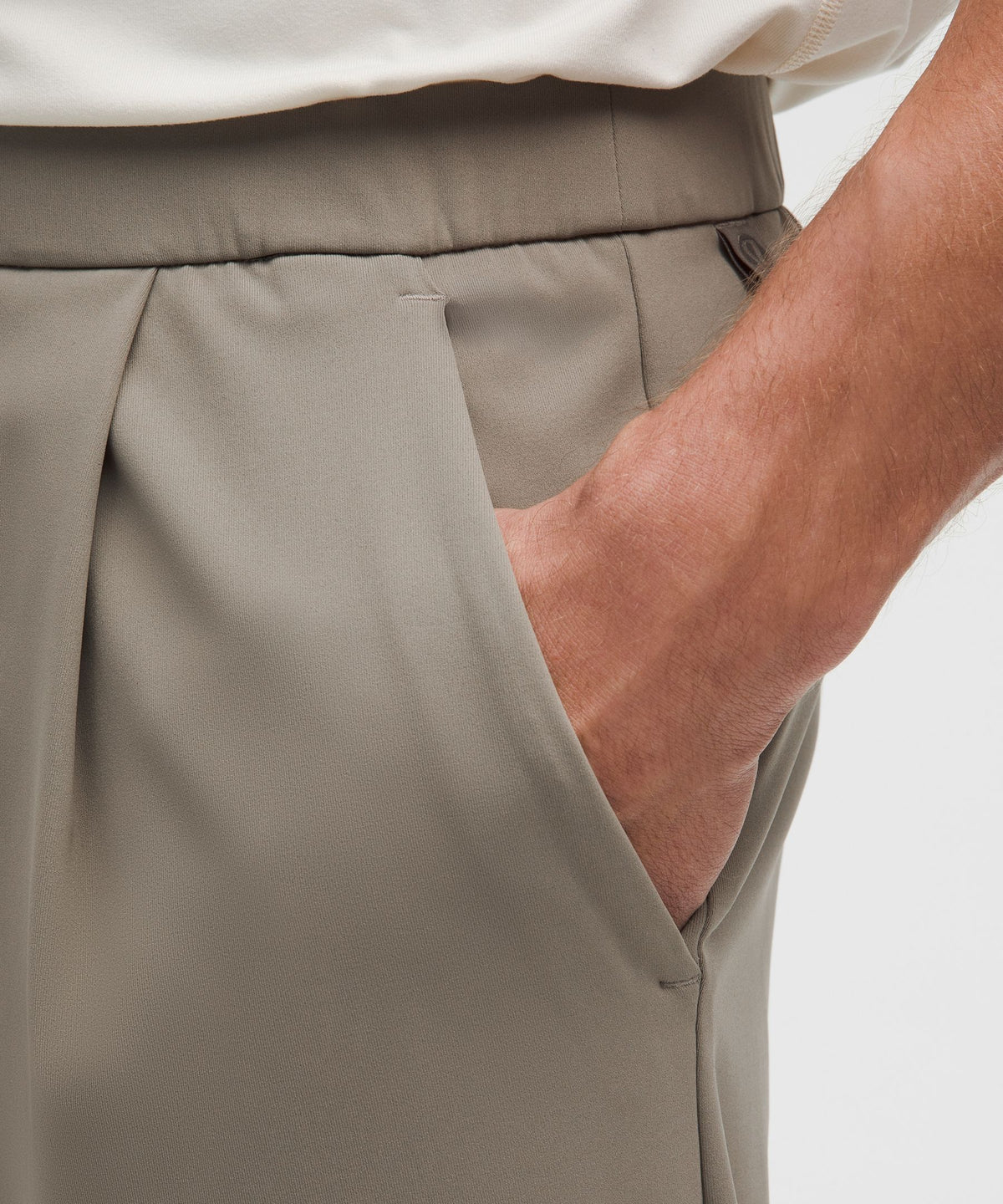 Men's Daydrift Relaxed-Fit Pleated Trouser ShorterNo Belt Loops