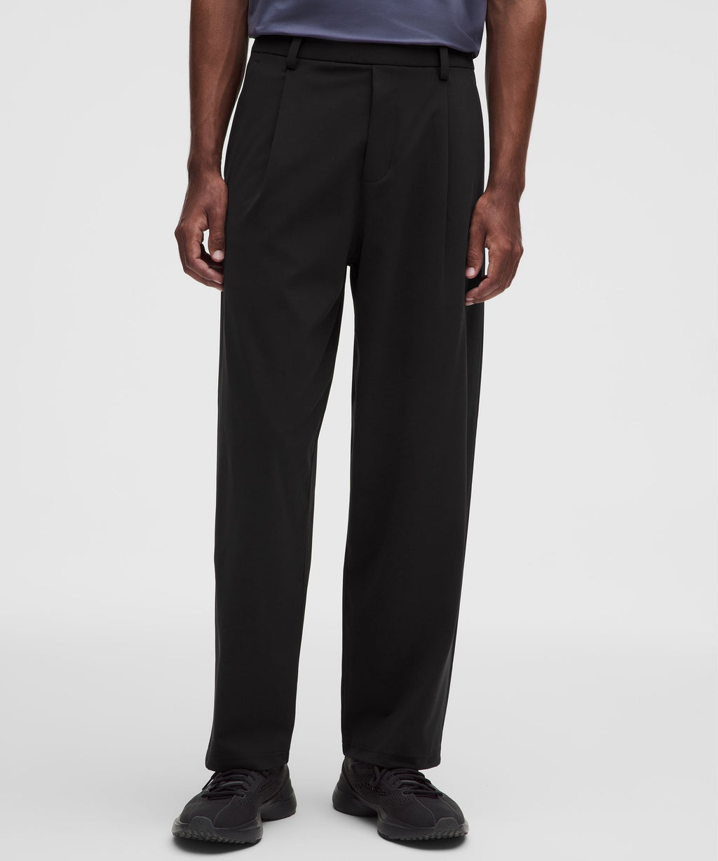 Men's Daydrift Relaxed-Fit Pleated TrouserShorter