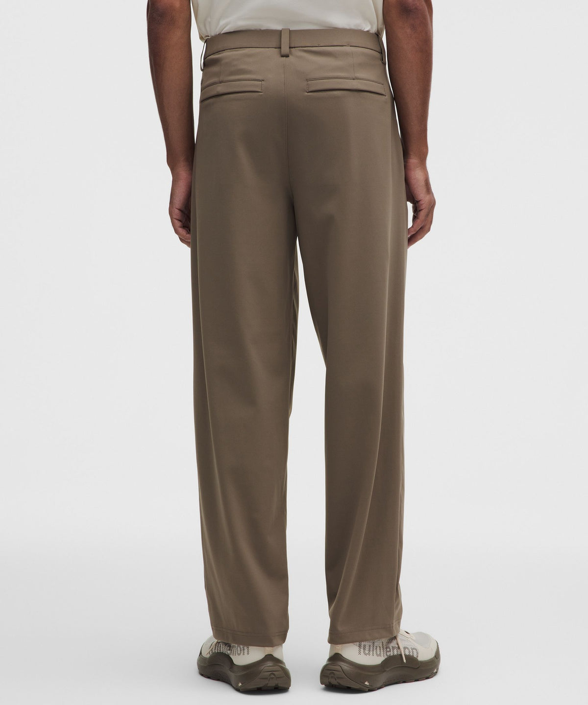 Men's Daydrift Relaxed-Fit Pleated TrouserShorter