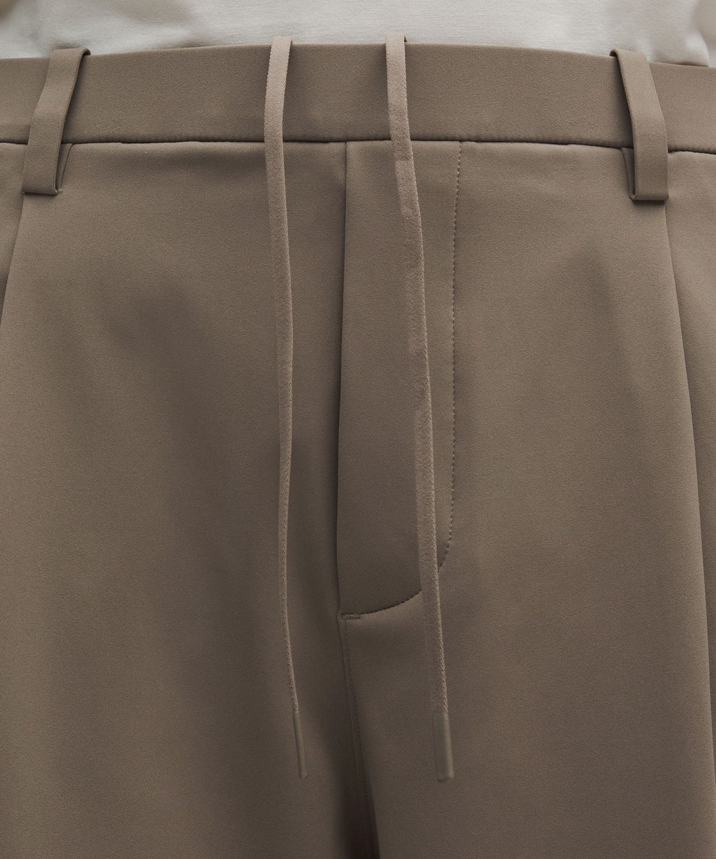 Men's Daydrift Relaxed-Fit Pleated TrouserShorter