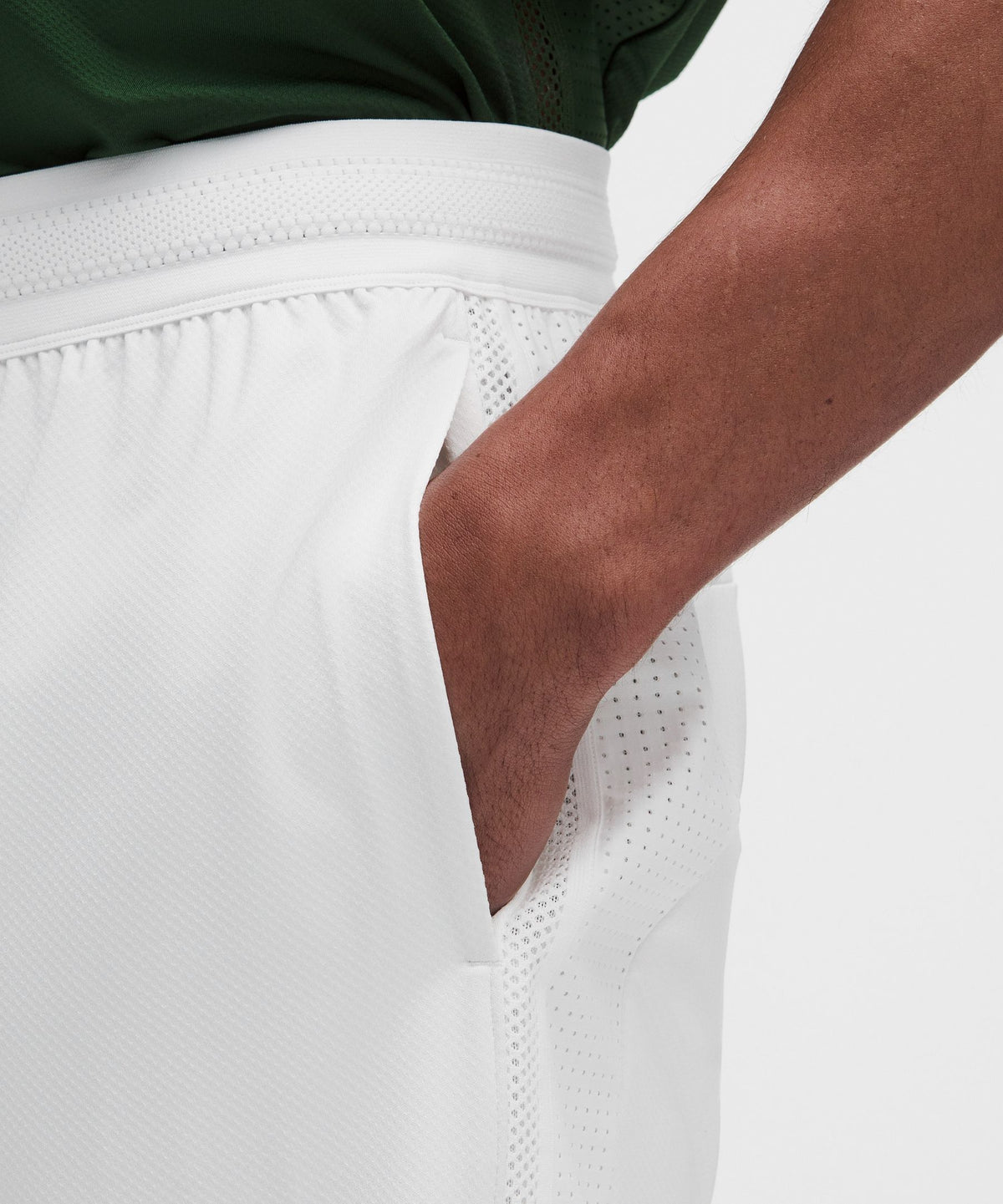 Mesh-Panelled Tennis Short 7"