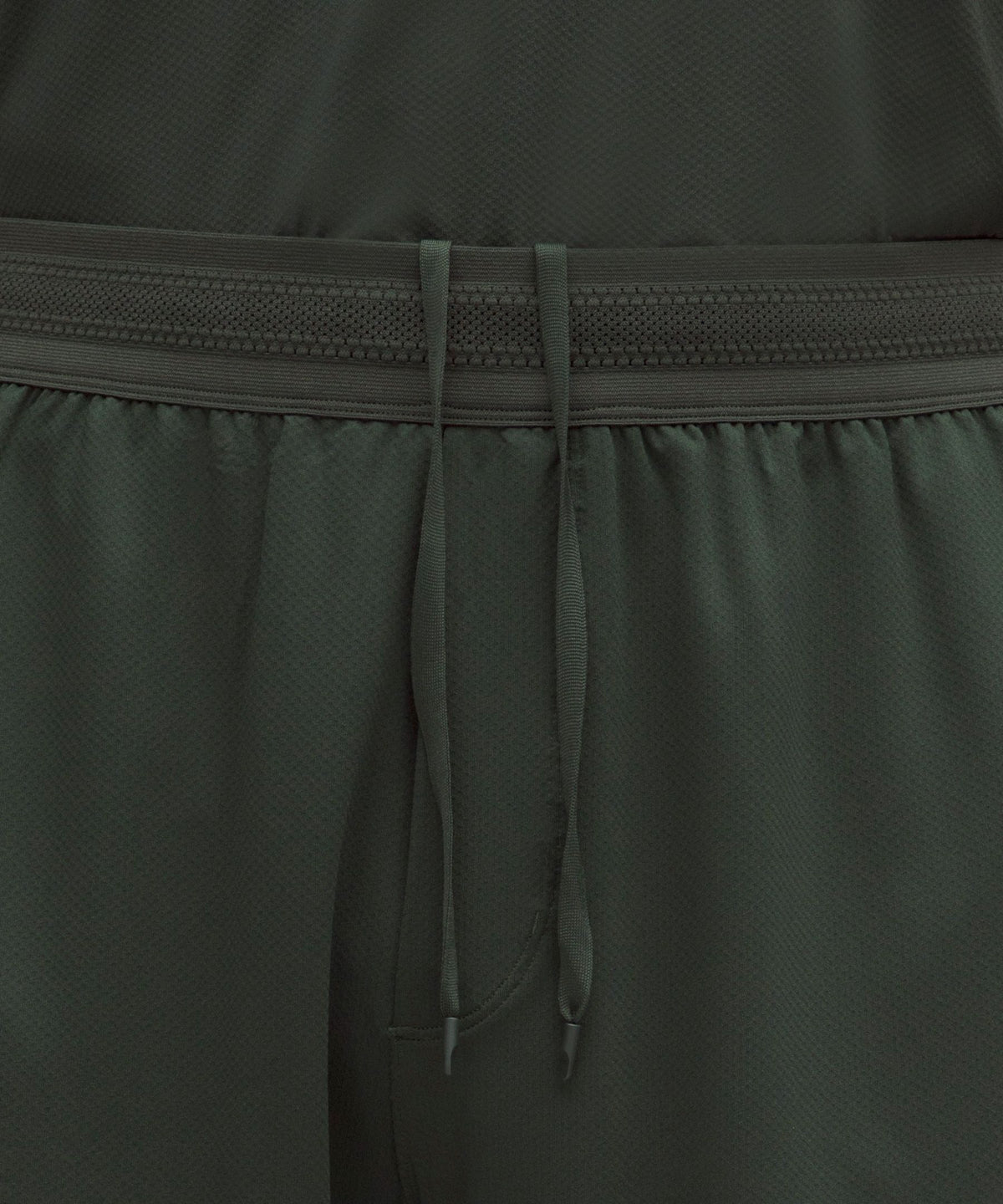 Mesh-Panelled Tennis Short 7"