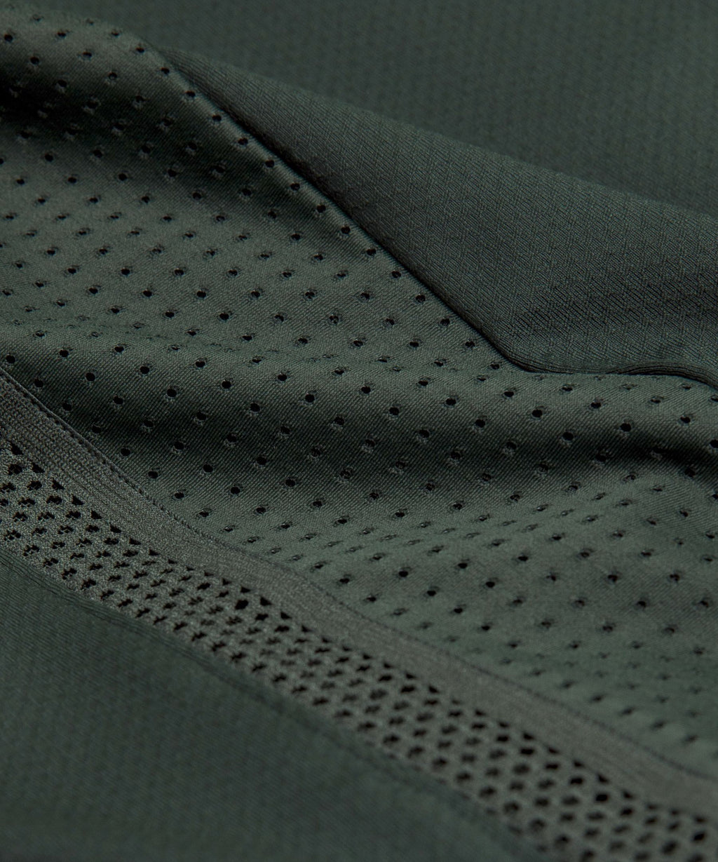 Mesh-Panelled Tennis Short 7"