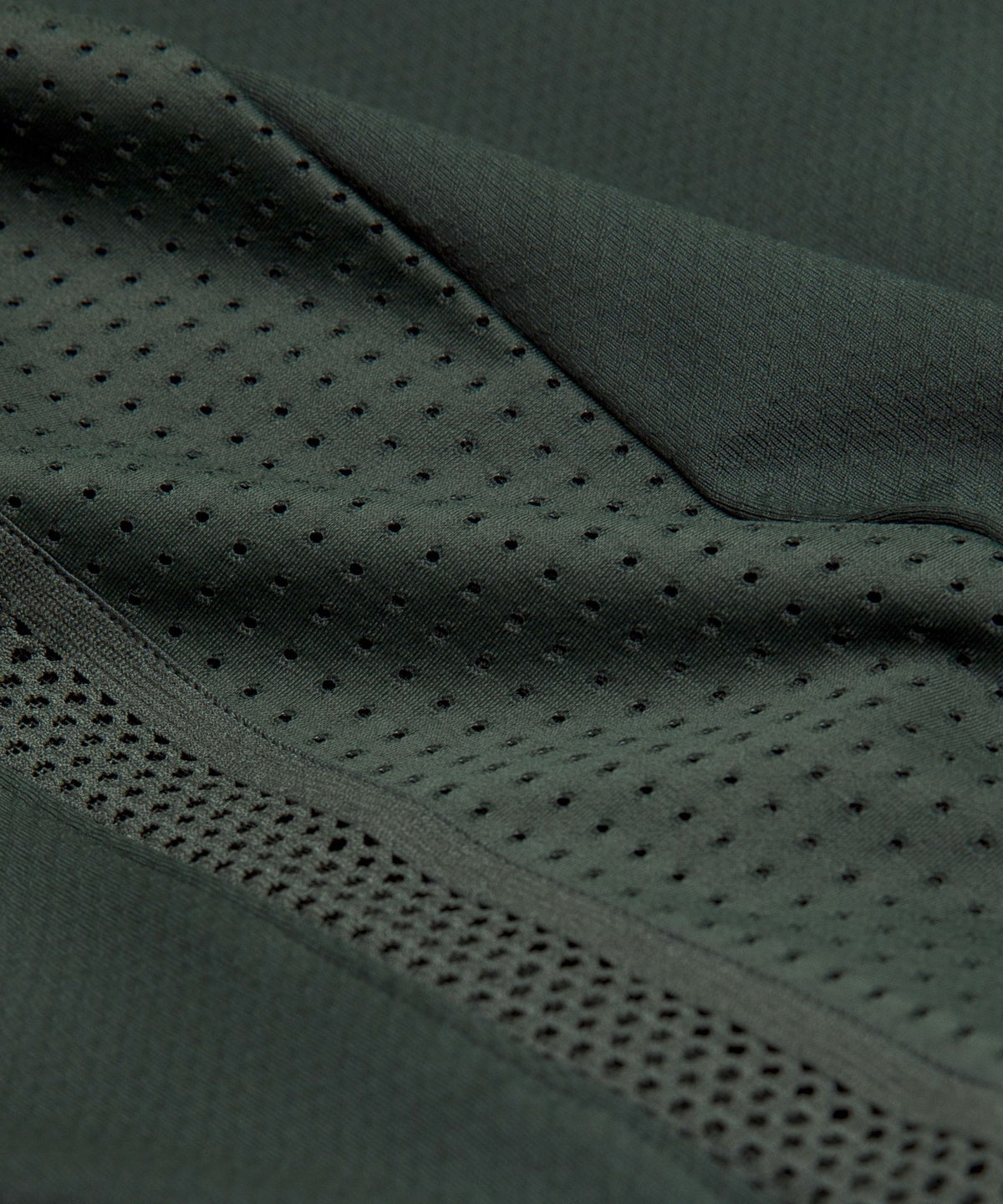 Mesh-Panelled Tennis Short 7"