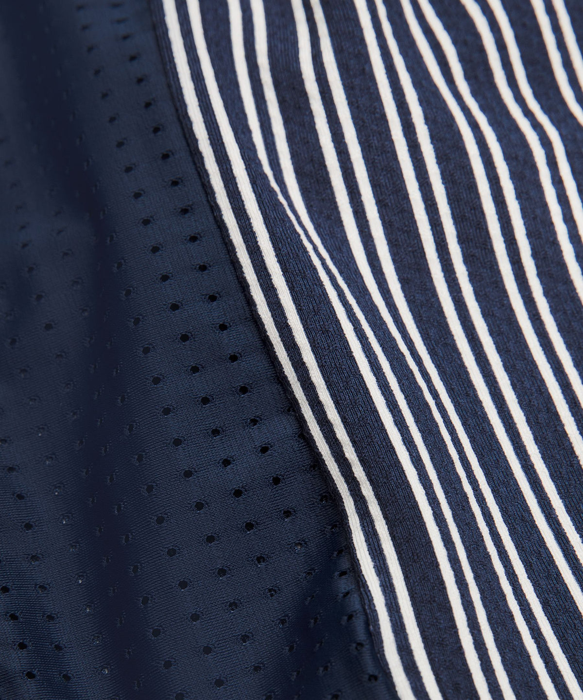 Mesh-Panelled Tennis Short 7"