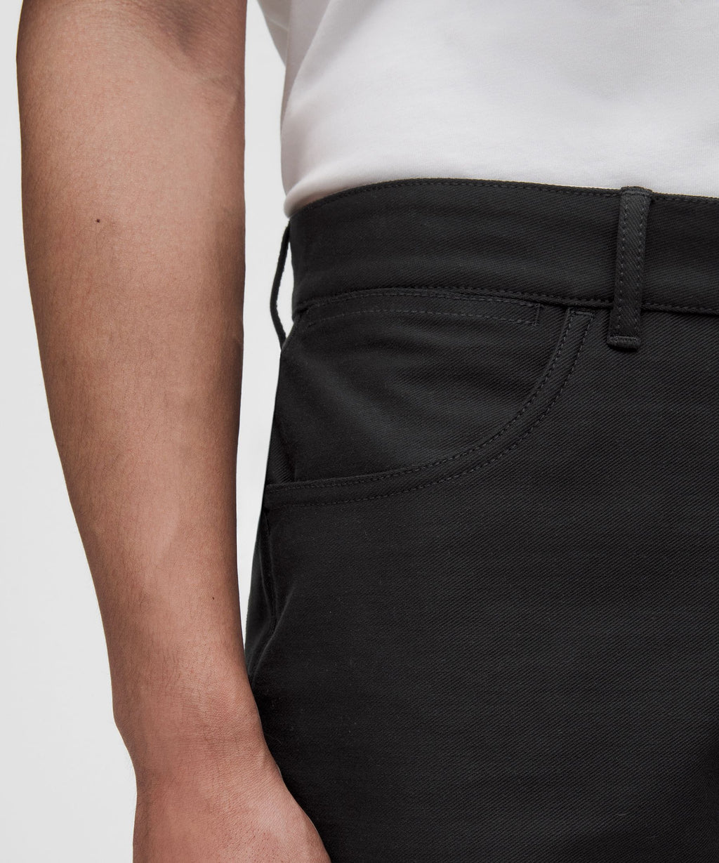 EasyFive Relaxed-Fit Short 7"