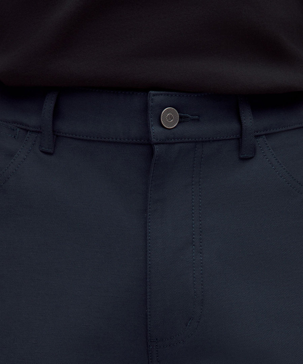 EasyFive Relaxed-Fit Short 7"