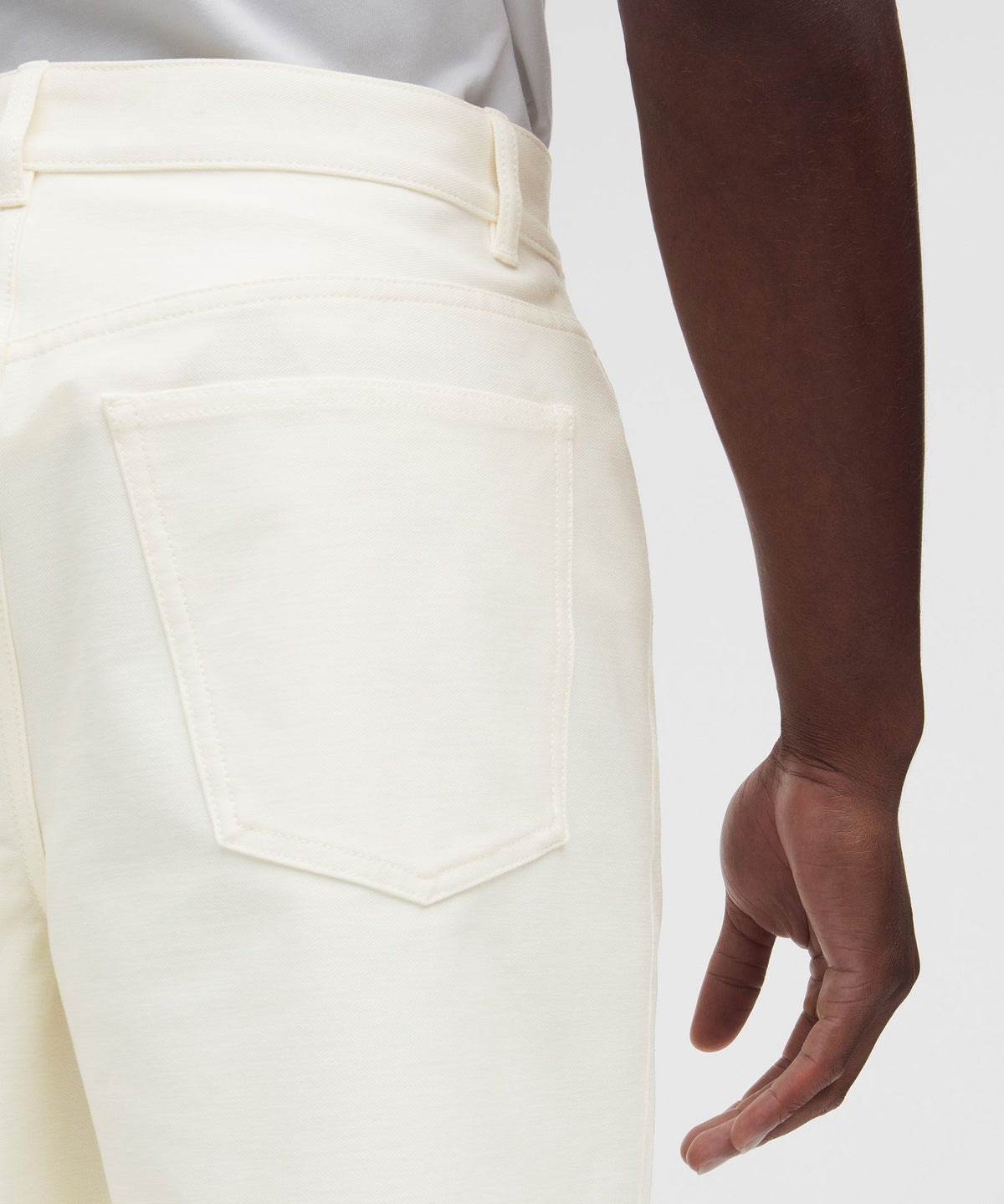 EasyFive Relaxed-Fit Short 7"