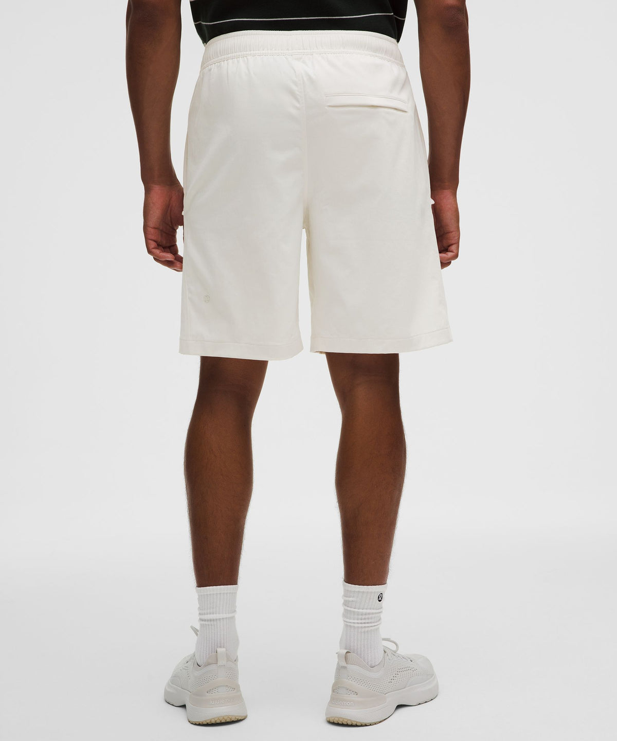 Unshaken Flight Short 9"