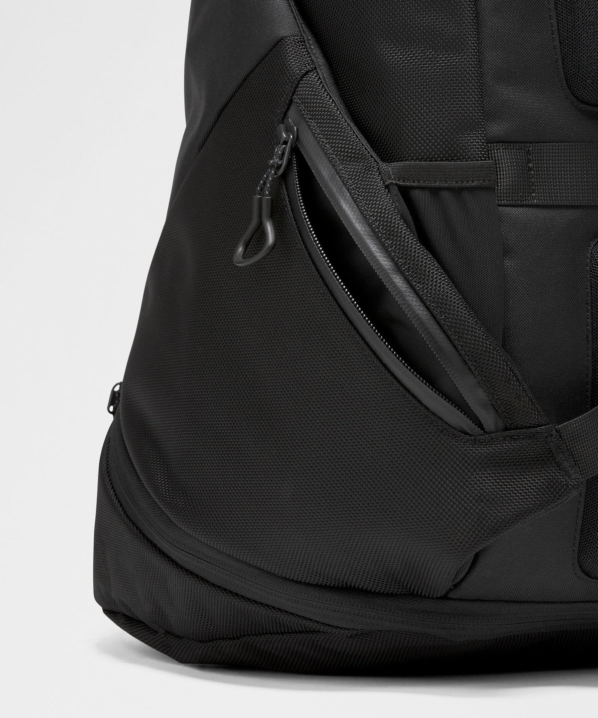 Daily Dispatch Backpack 28L