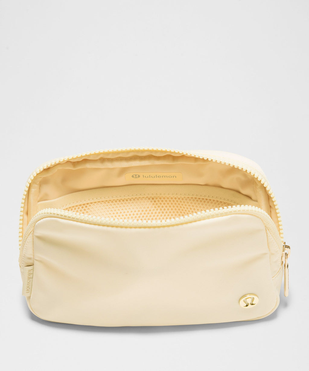 Everywhere Belt Bag with Long Strap 1L