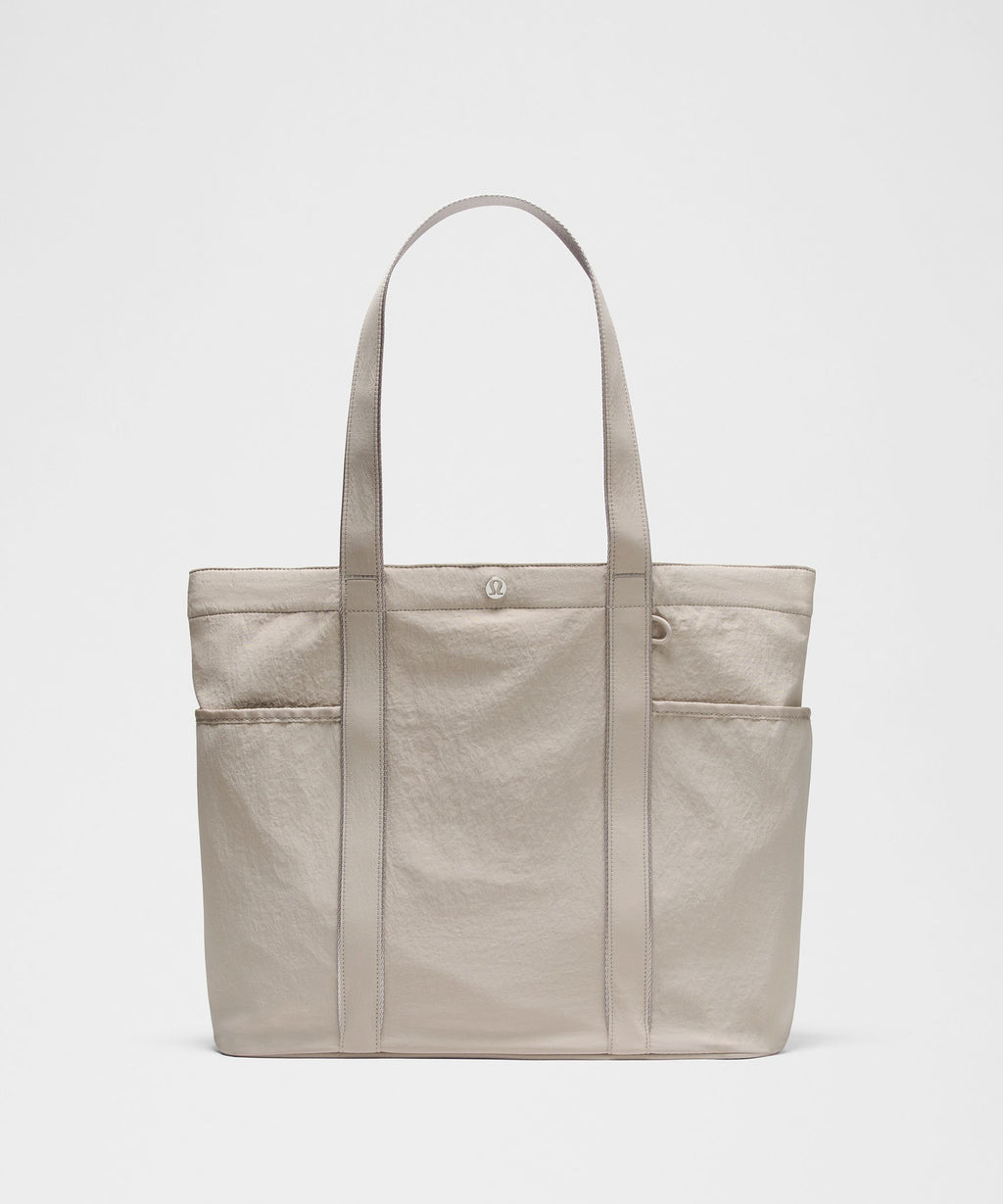 Daily Multi-Pocket Tote Bag 20L