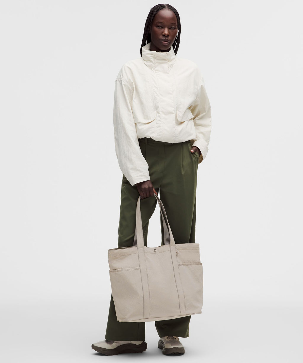Daily Multi-Pocket Tote Bag 20L