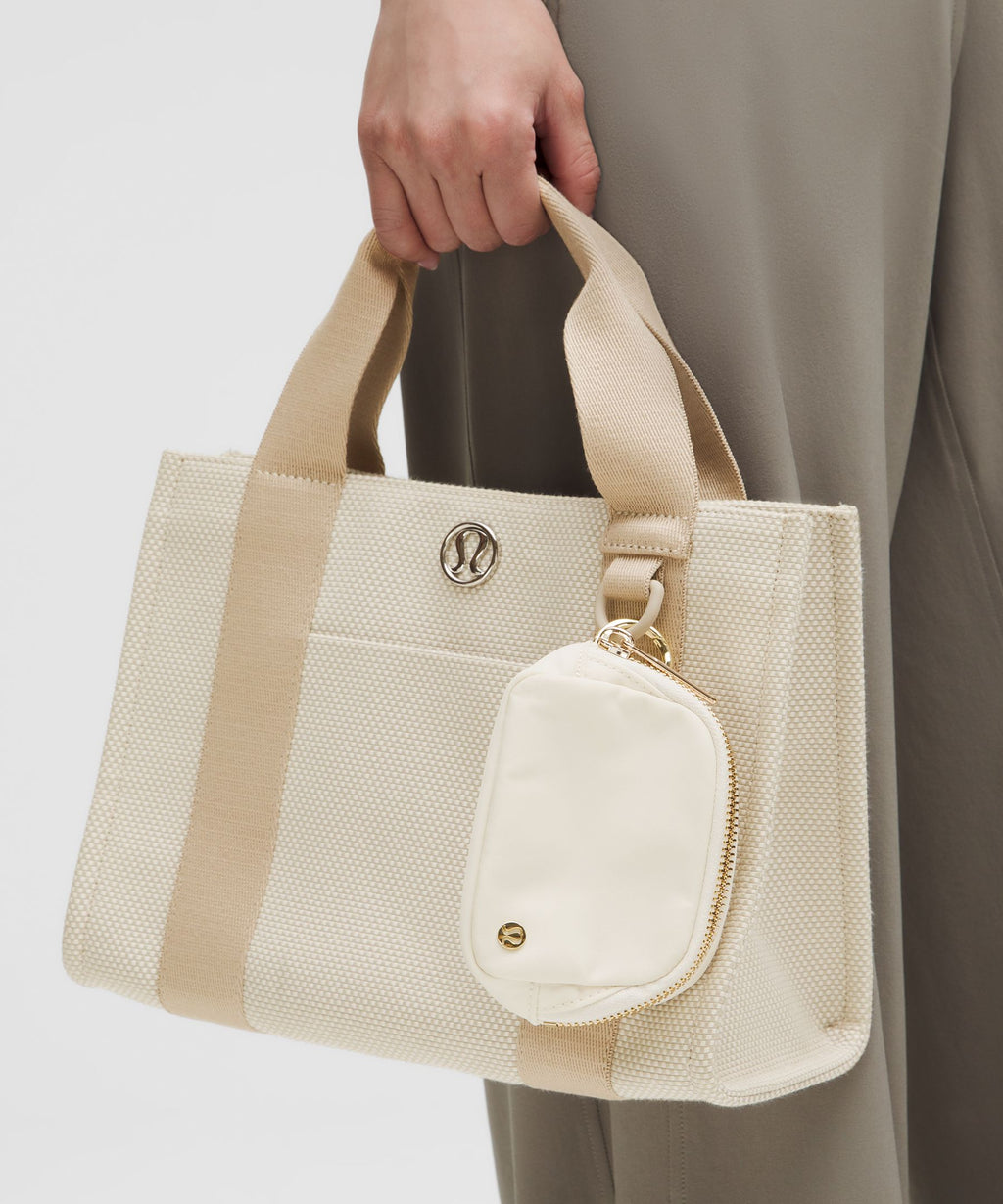Everywhere Belt Bag Nano
