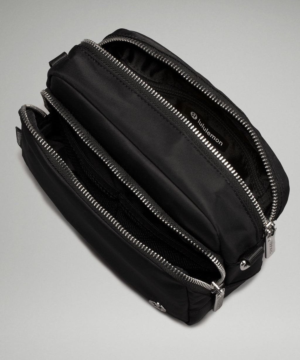 Everywhere Crossbody Bag 2LMetal Hardware