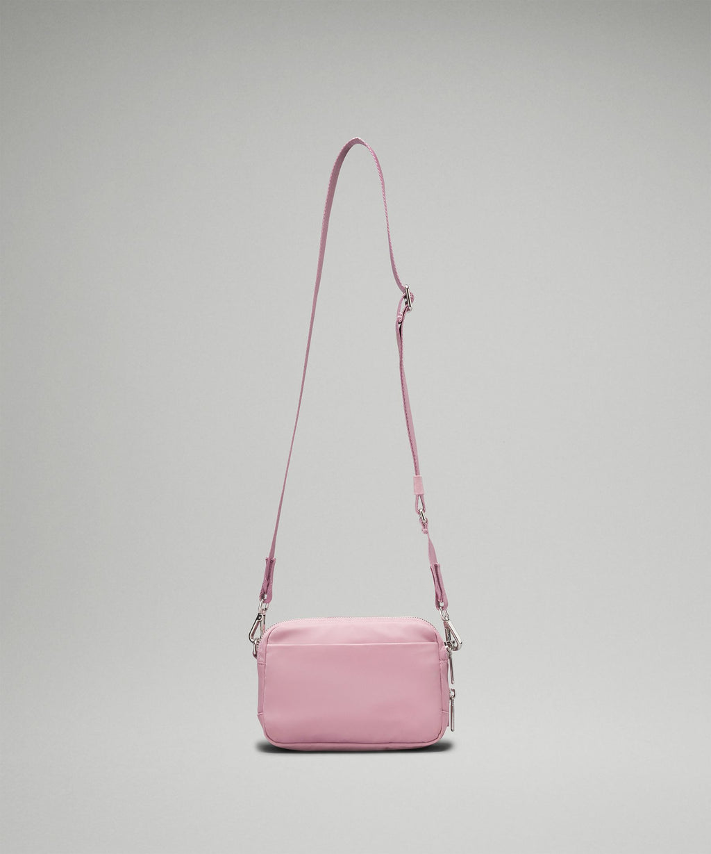 Everywhere Crossbody Bag 2LMetal Hardware