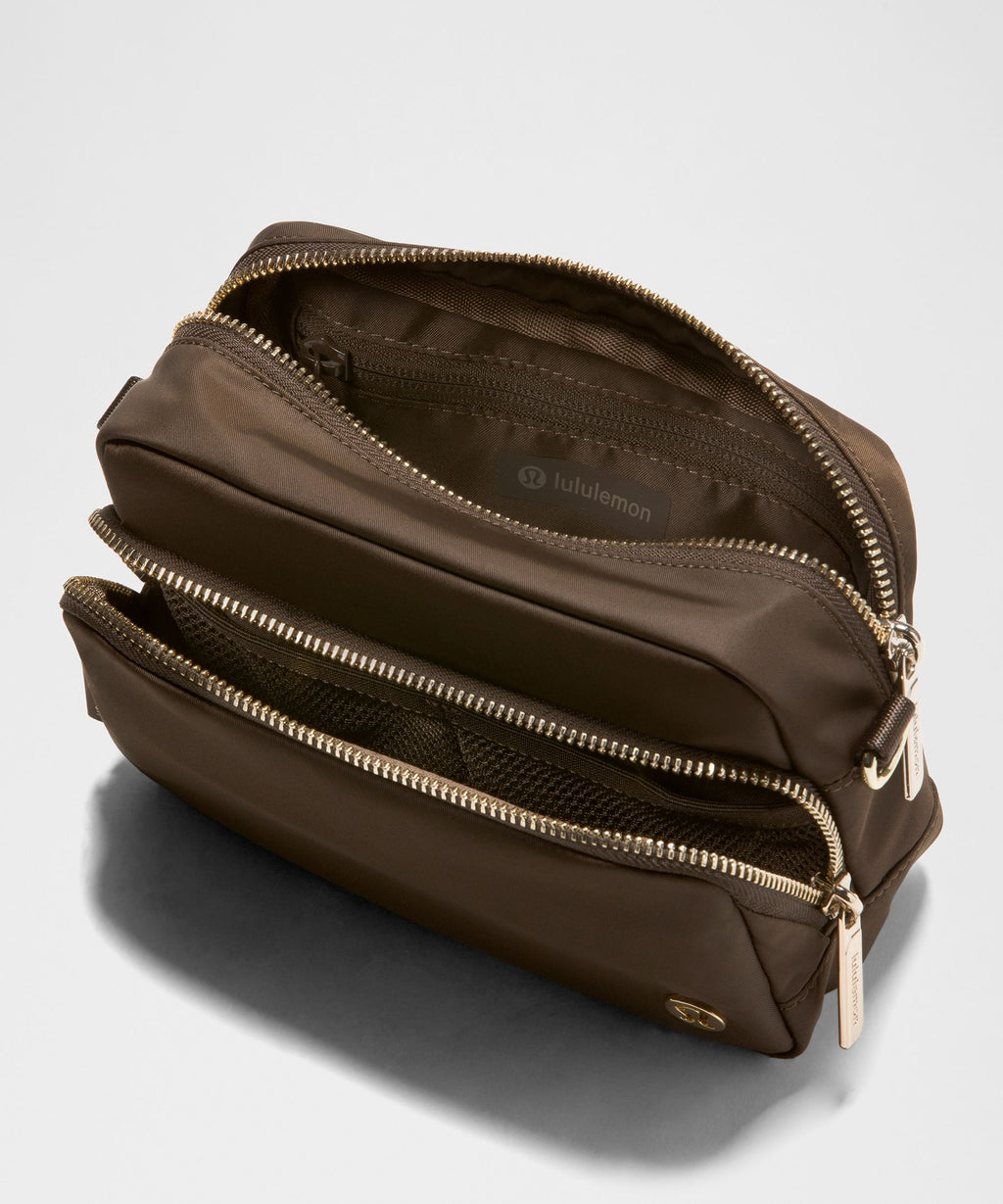 Everywhere Crossbody Bag 2LMetal Hardware