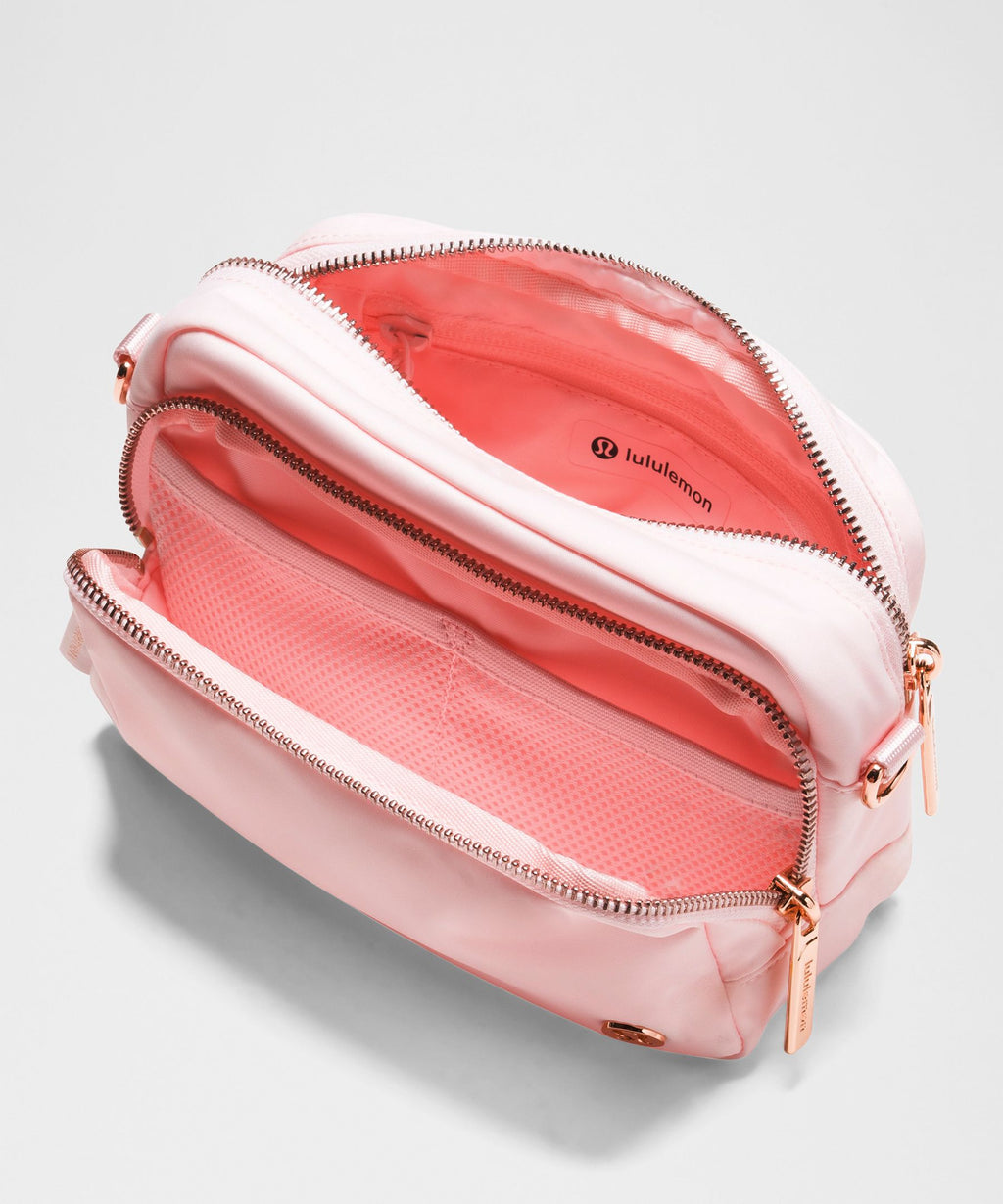 Everywhere Crossbody Bag 2LMetal Hardware