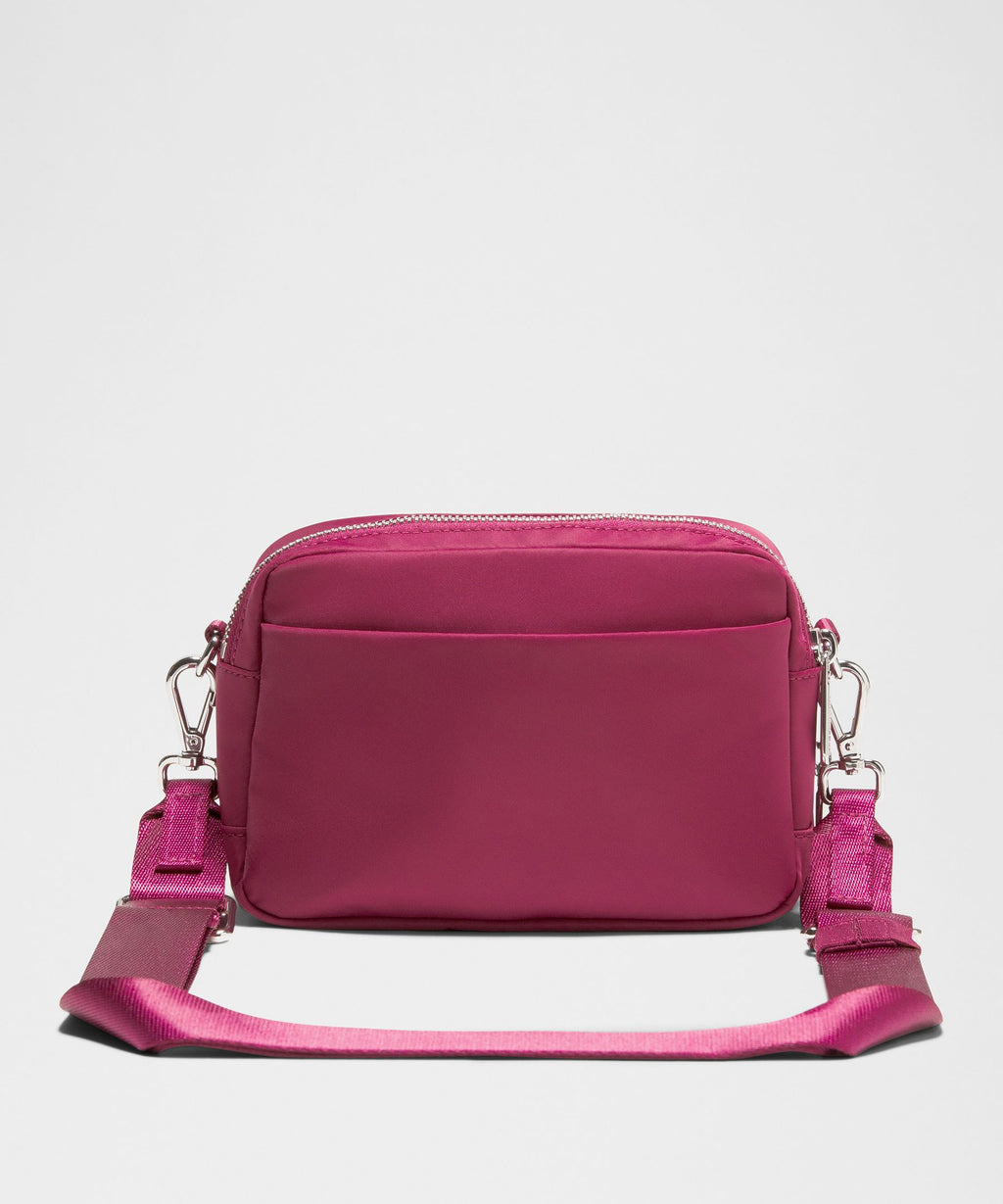 Everywhere Crossbody Bag 2LMetal Hardware