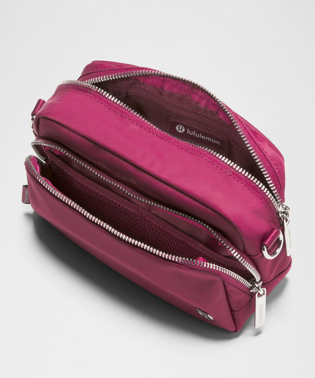 Everywhere Crossbody Bag 2LMetal Hardware
