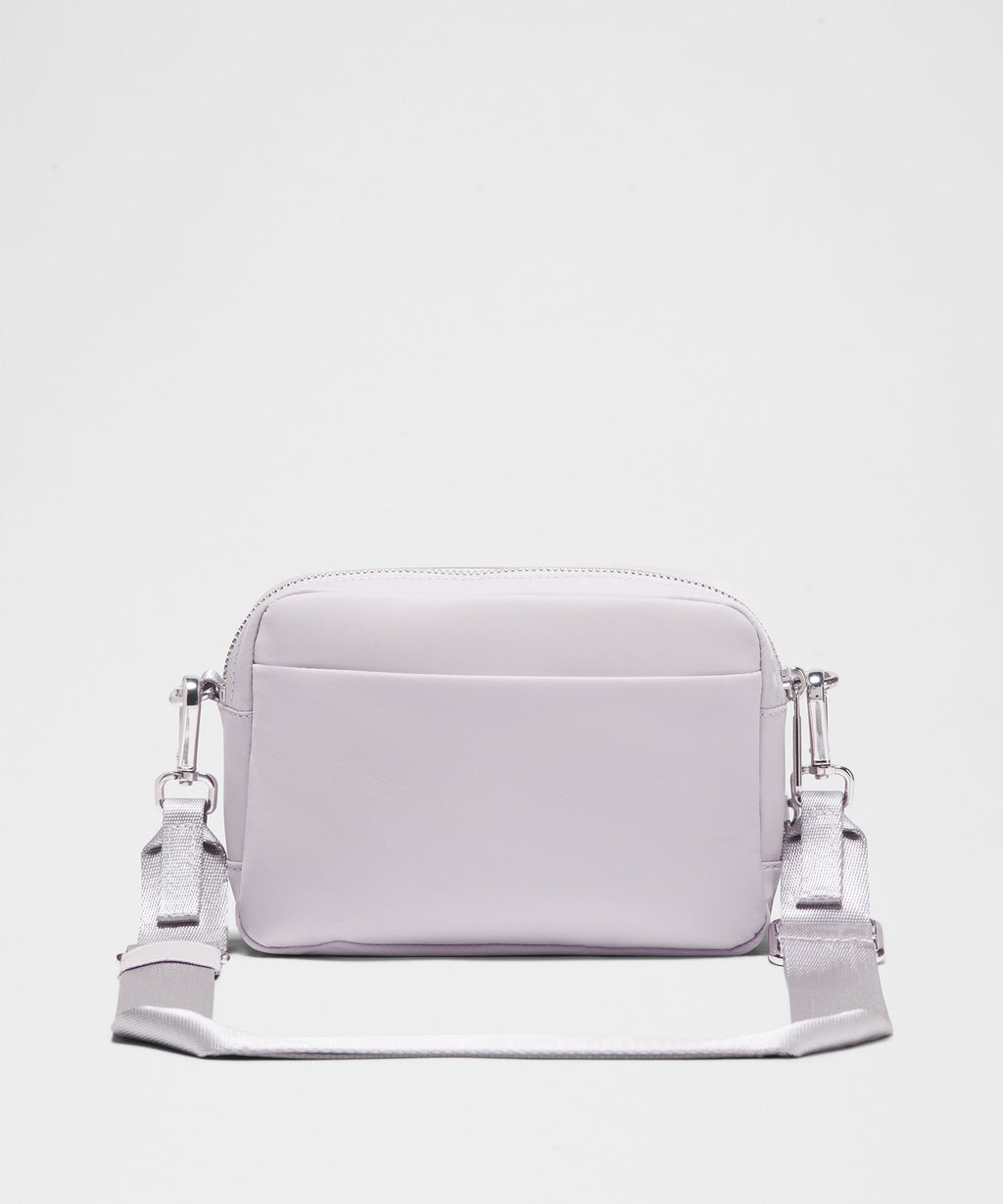 Everywhere Crossbody Bag 2LMetal Hardware