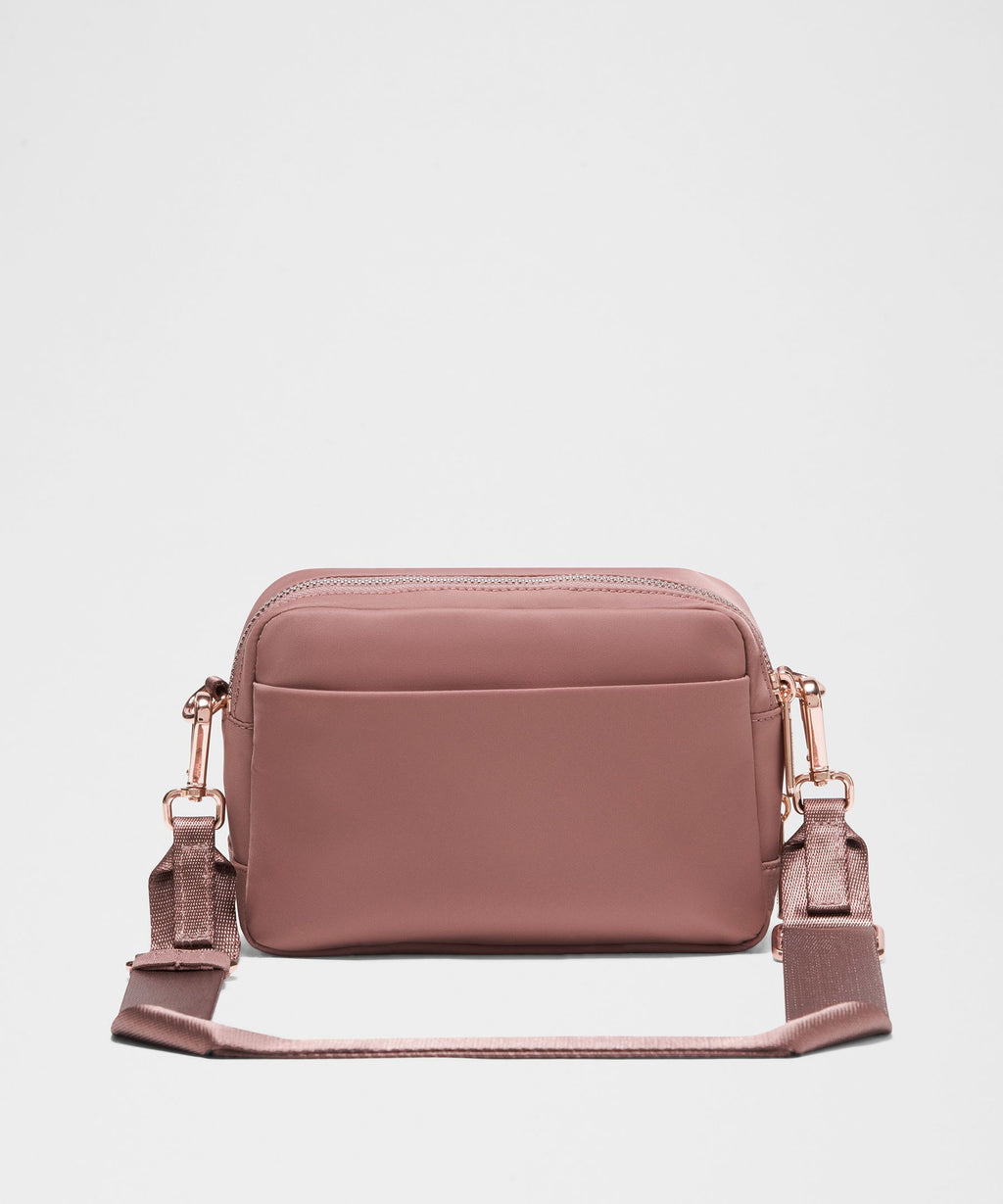 Everywhere Crossbody Bag 2LMetal Hardware