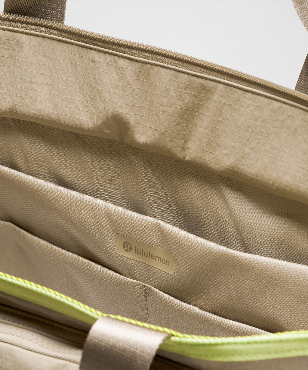 Multi-Pocket Tote Bag 19.5L