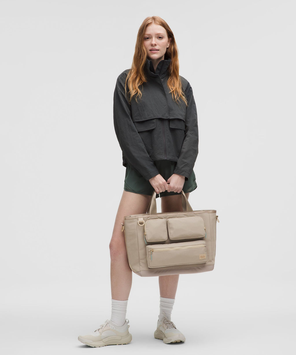 Multi-Pocket Tote Bag 19.5L
