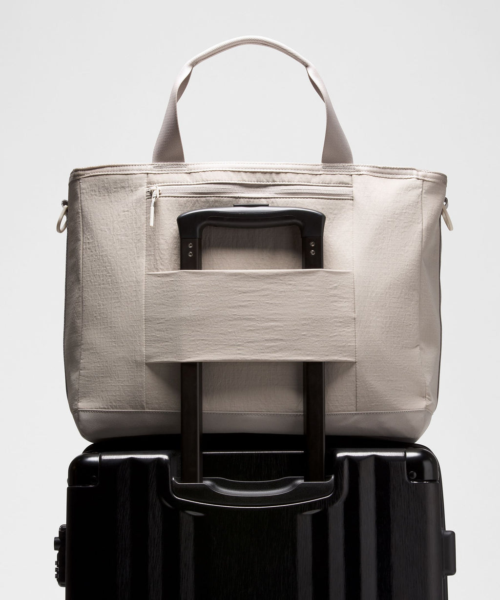 Multi-Pocket Tote Bag 19.5L