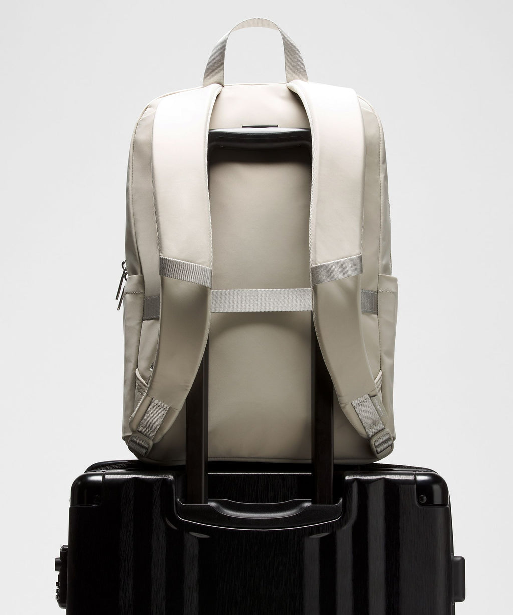 Everywhere Backpack 22LMetal Hardware