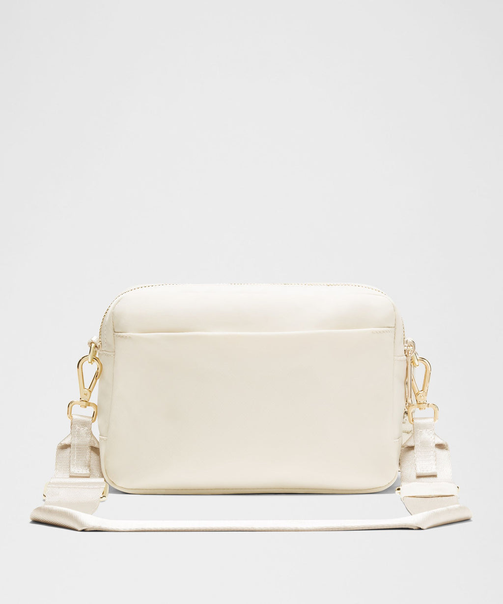Everywhere Crossbody 3L LargeMetal Hardware