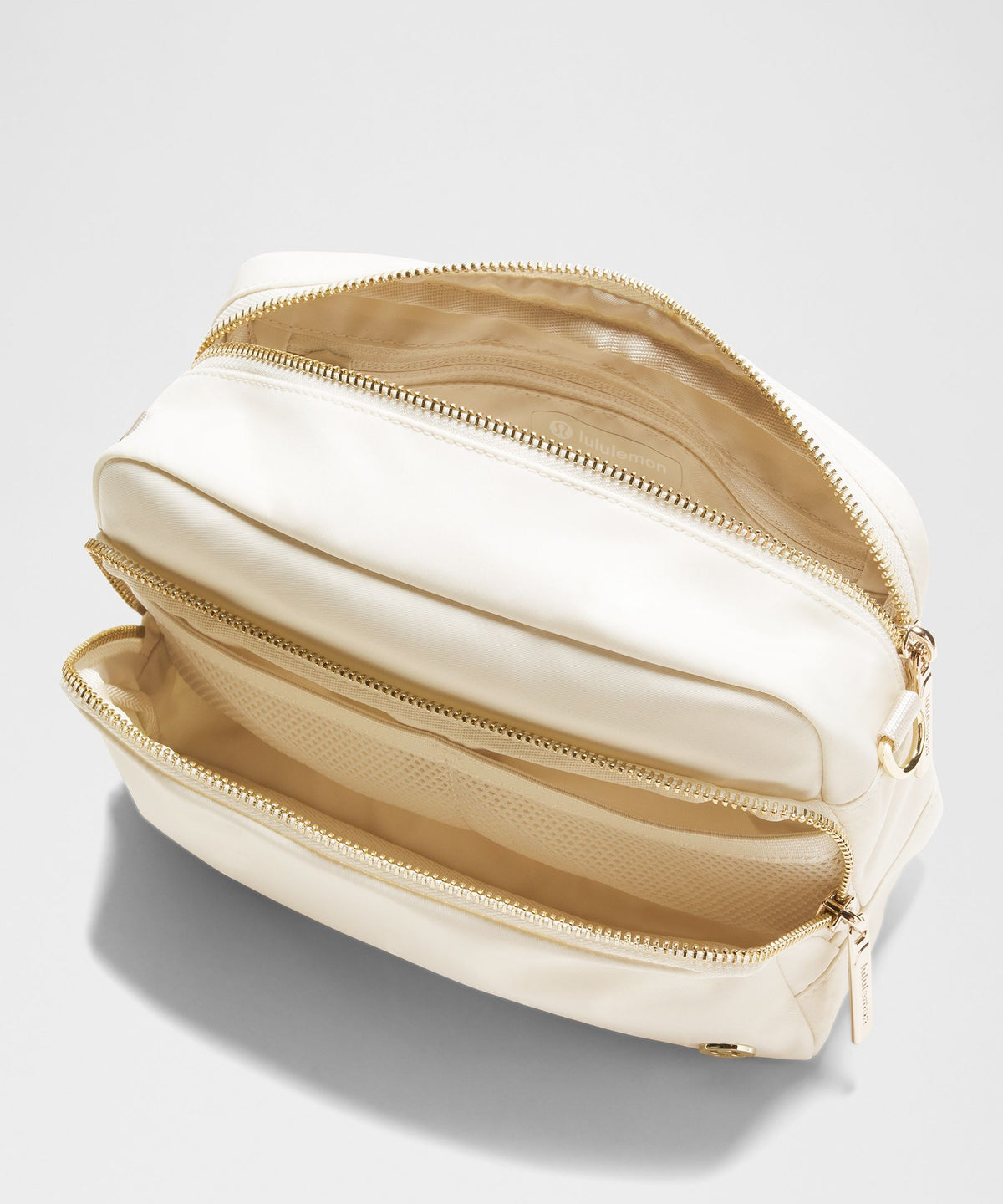 Everywhere Crossbody 3L LargeMetal Hardware