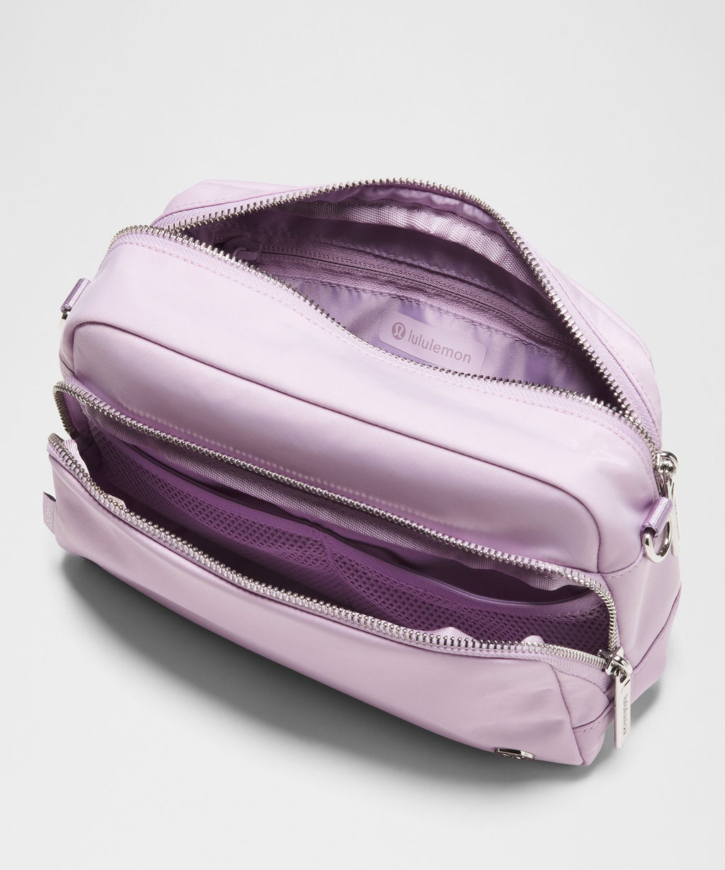 Everywhere Crossbody 3L LargeMetal Hardware
