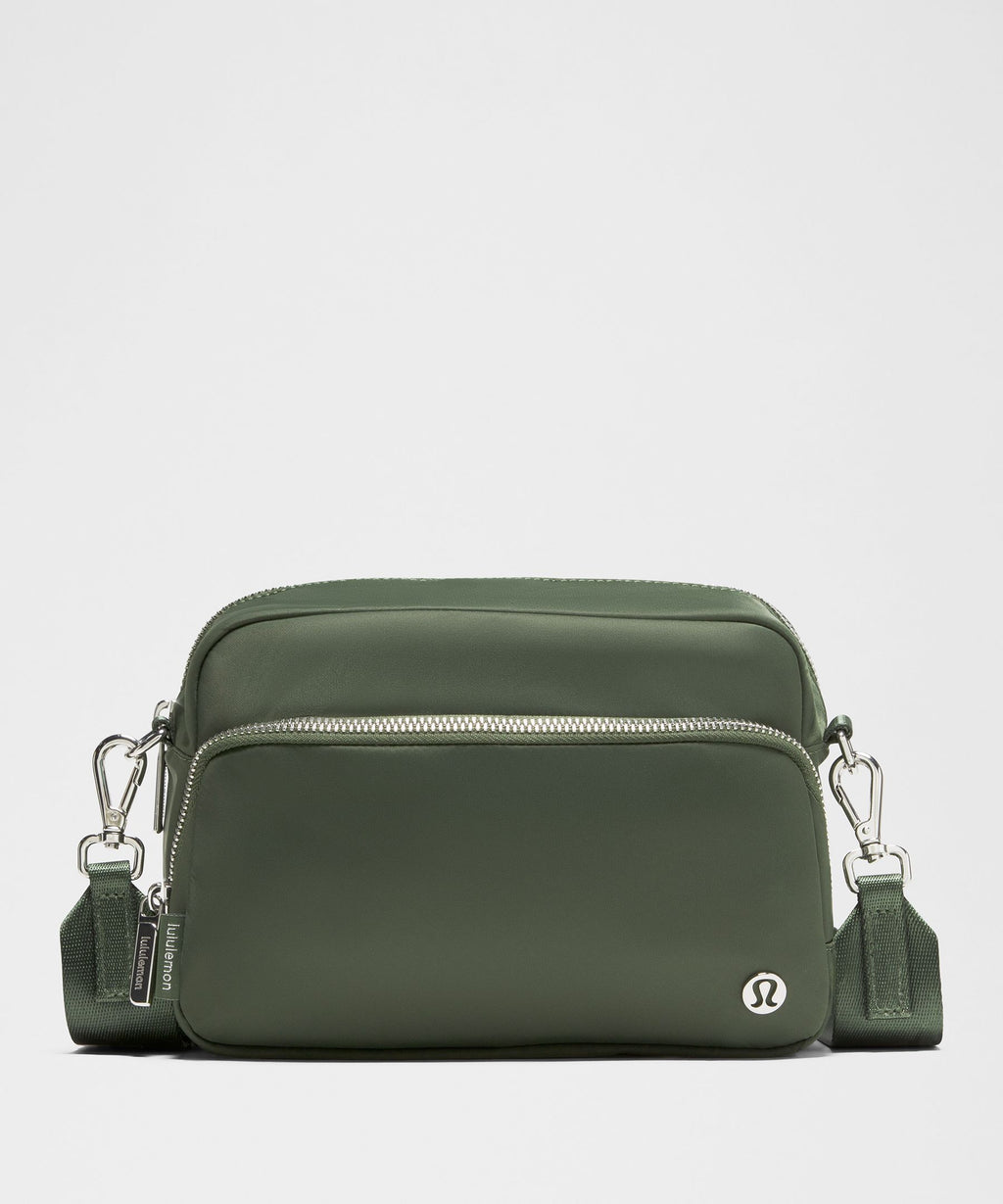 Everywhere Crossbody 3L LargeMetal Hardware