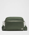 Everywhere Crossbody 3L LargeMetal Hardware