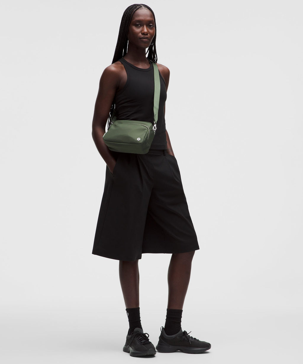 Everywhere Crossbody 3L LargeMetal Hardware