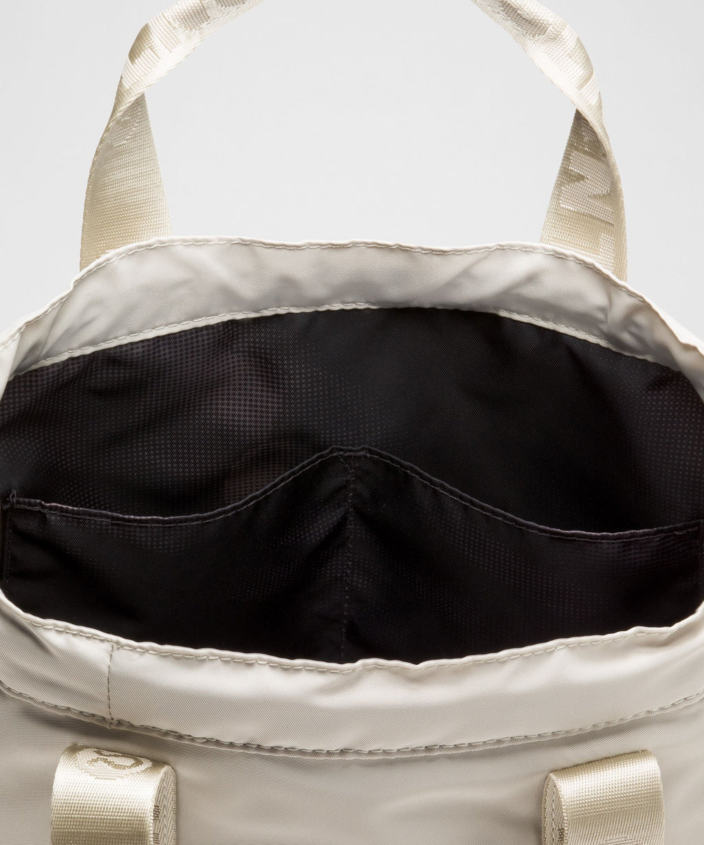 Cinched Crossbody Bag Mini 3.5LSLNSH Collection