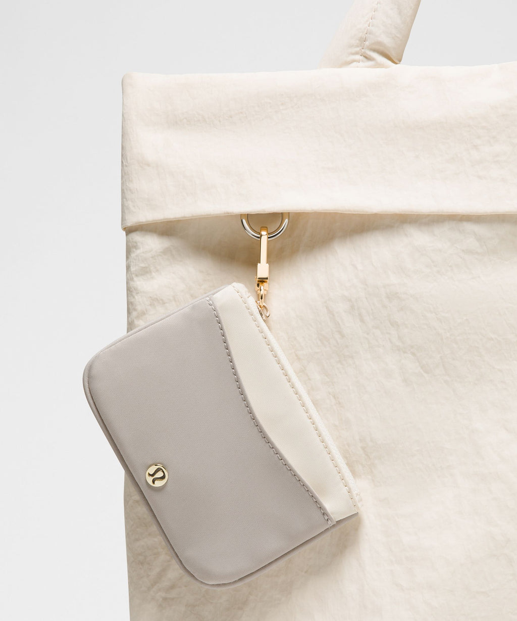 Clippable Card Holder