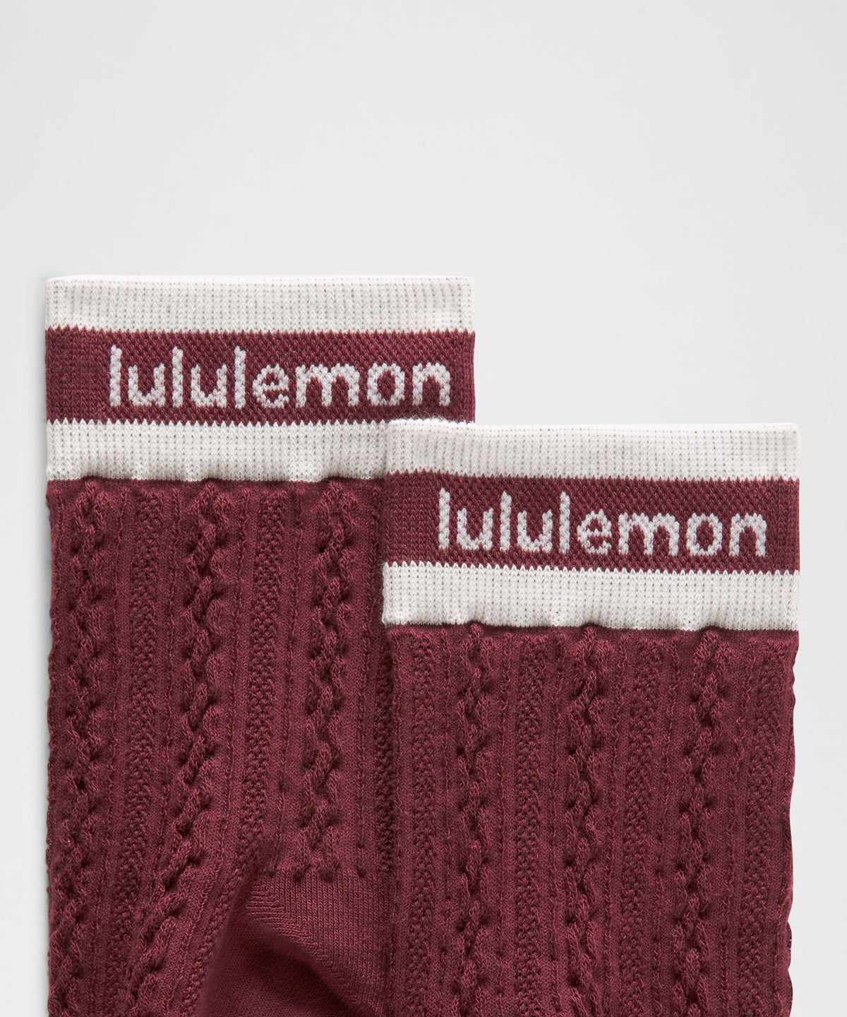 Unisex Cable-Knit Quarter Socks