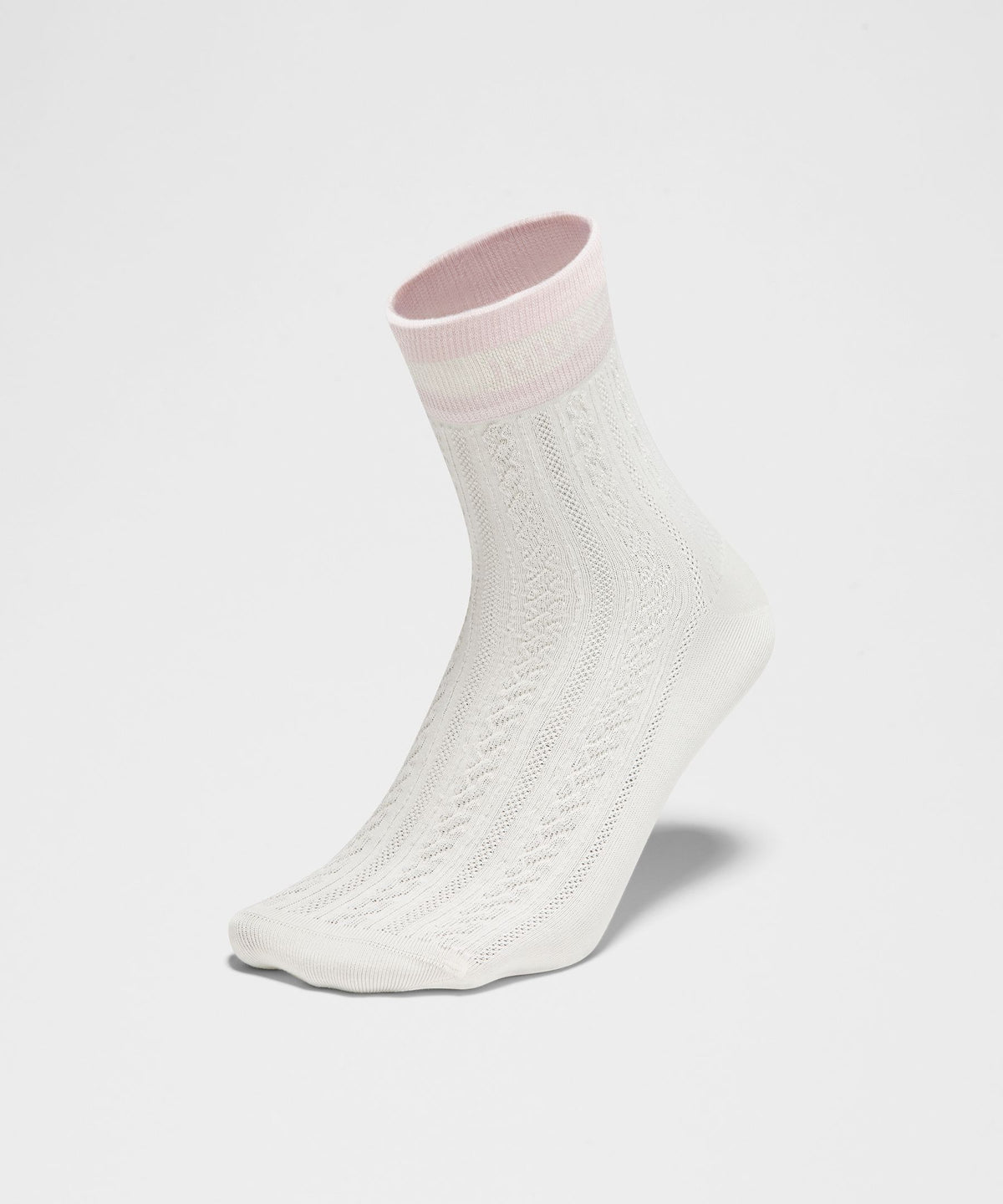 Unisex Cable-Knit Quarter Socks